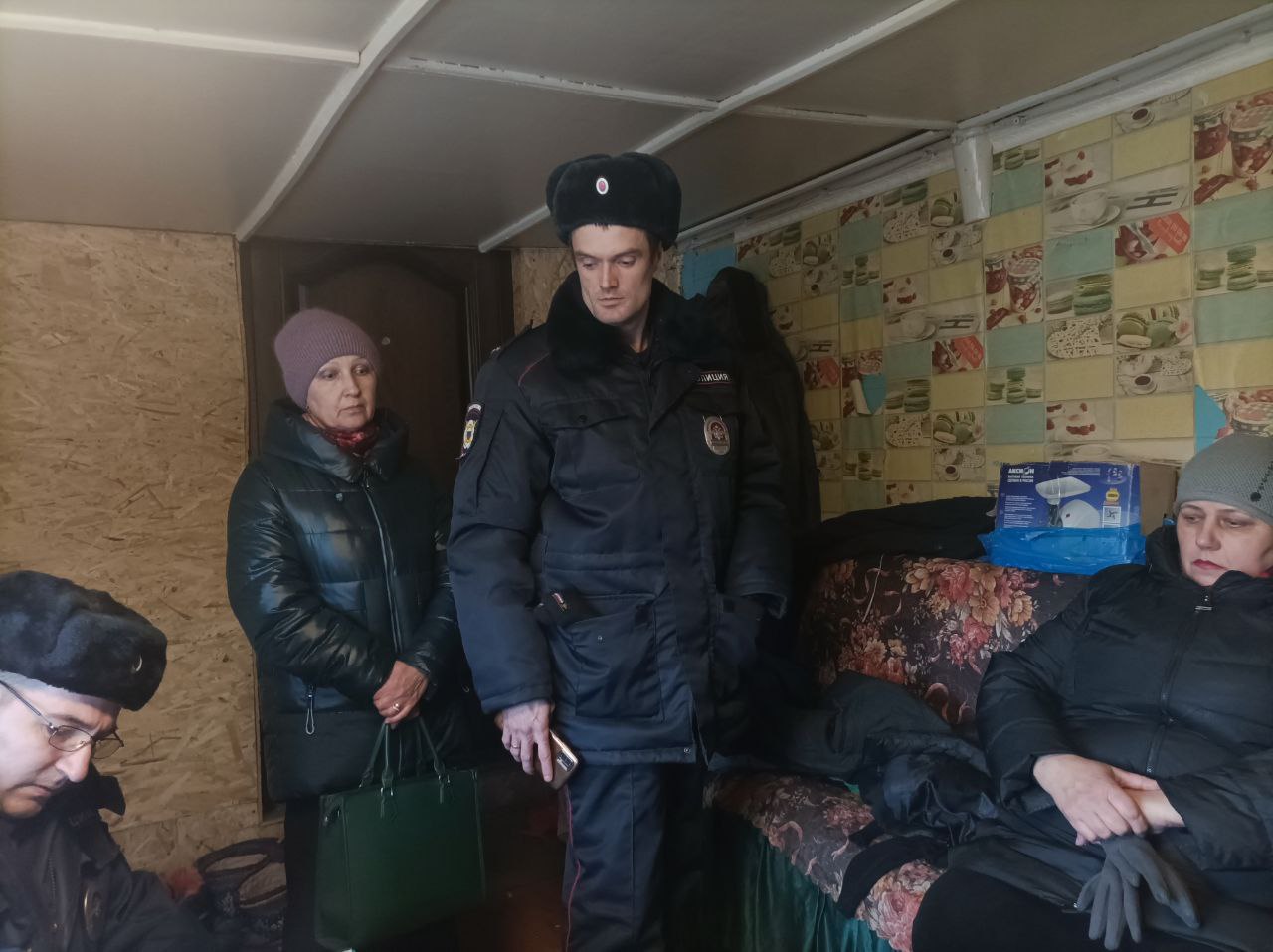 Провели профилактические беседы о ненадлежащем  исполнении родительских прав в семьях, находящихся в социально-опасном положении