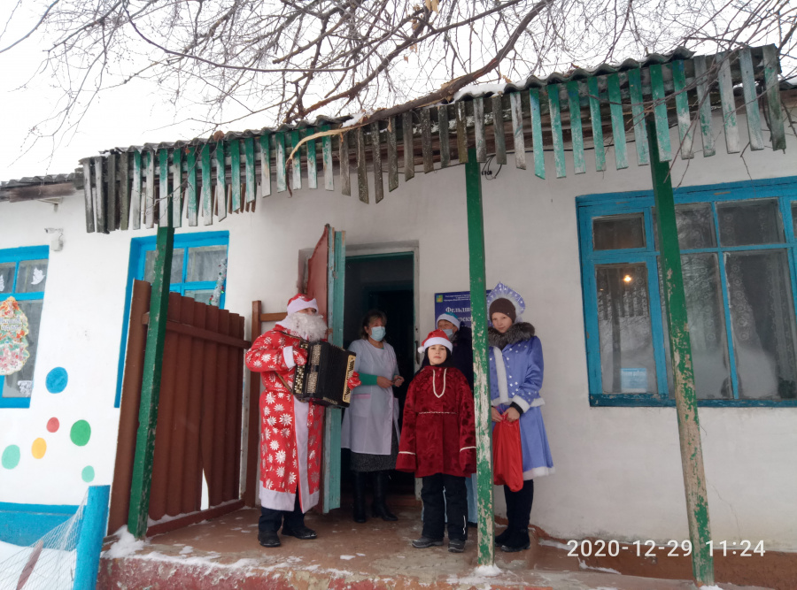 Ключевский СДК принял участиме в акциях "Шествие Деда Мороза и Снегурочки по улицам села