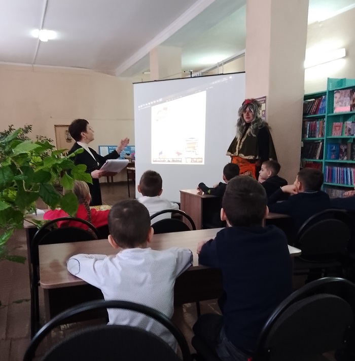 «За волшебной дверью»                                                                                                    Экскурсия-развлечение