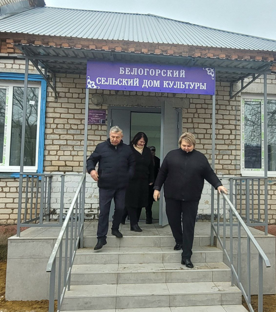 Глава Базарно-Карабулакского района Н.В. Трошина посетила Белогорский сельский дом культуры Глава Базарно-Карабулакского района Н.В. Трошина посетила Белогорский сельский дом культуры