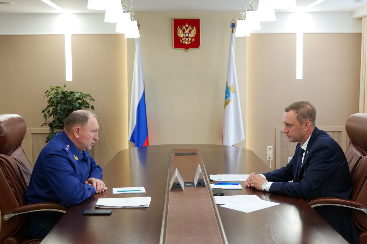 Губернатор Роман Бусаргин провел рабочую встречу с Волжским межрегиональным природоохранным прокурором Александром Илюшиным
