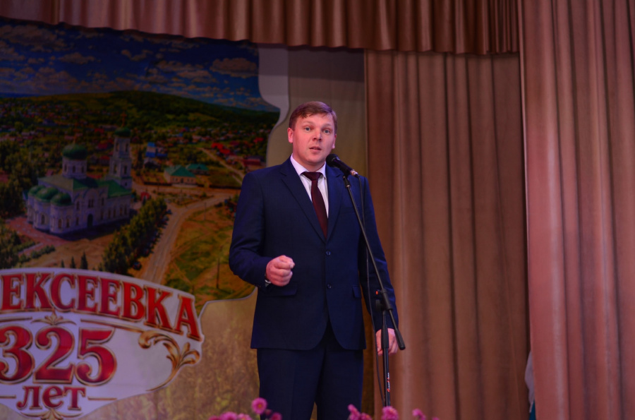 Глава района Андрей Кушнарёв посетил благотворительный концерт в с. Алексеевка