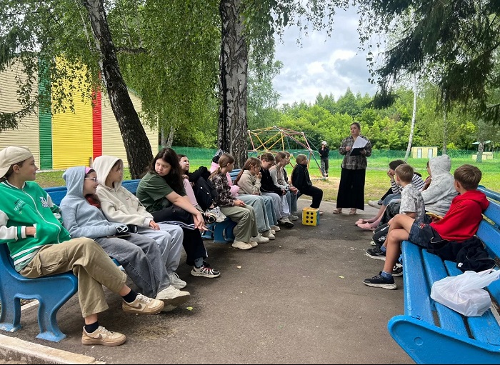 «Путешествие по традициям народов России»                                    Познавательно-развлекательная программа