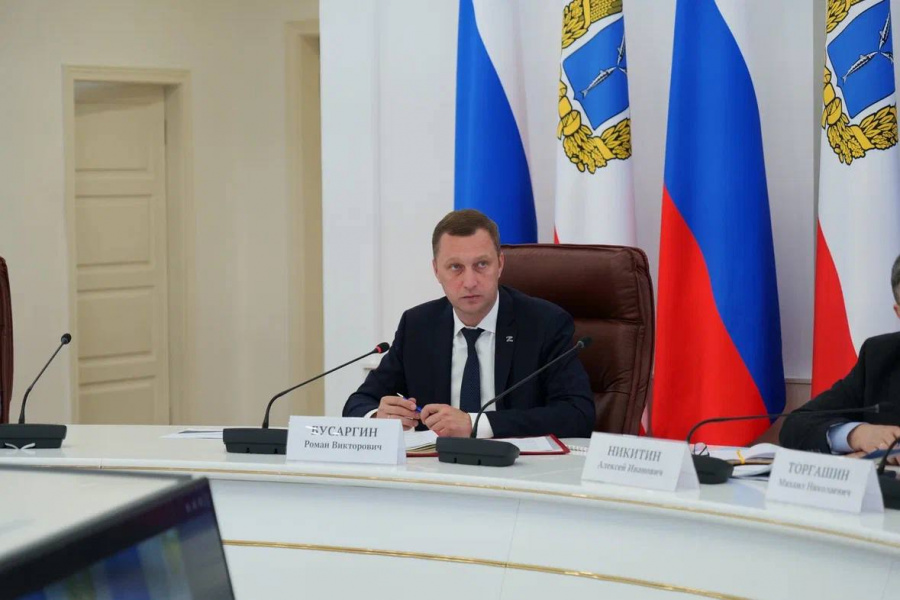 Губернатор Роман Бусаргин провел постоянно действующее совещание с участием зампредов и министров Правительства области, а также глав районов