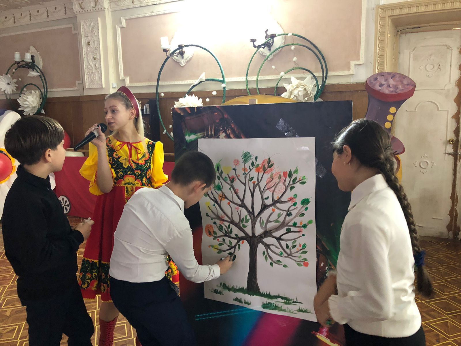 культорганизатор РДК Карина Березина провела познавательно-игровую программу «Народные забавы»