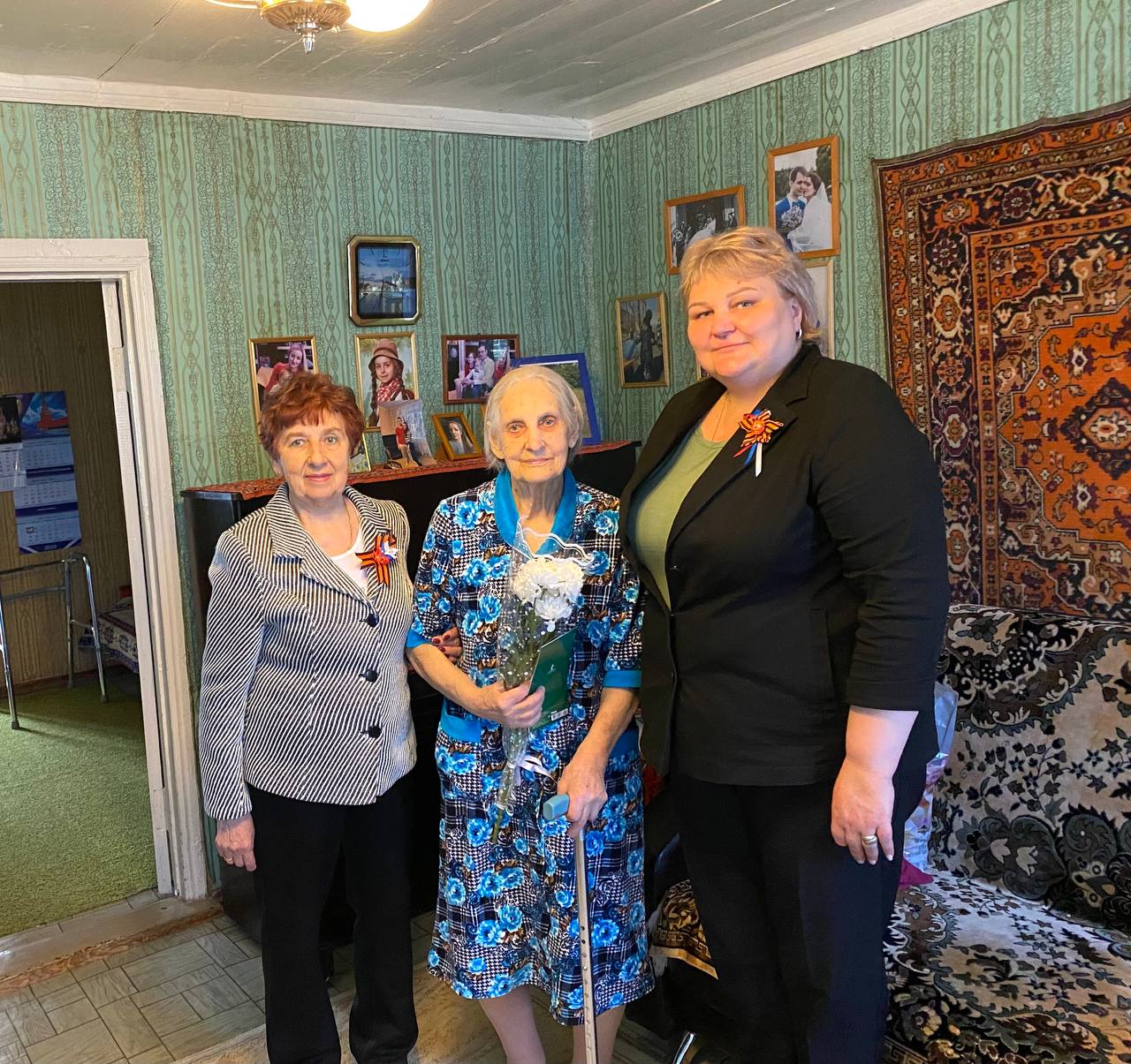 Глава района Н.В. Трошина поздравила с 80-летием Великой Победы вдову участника ВОВ