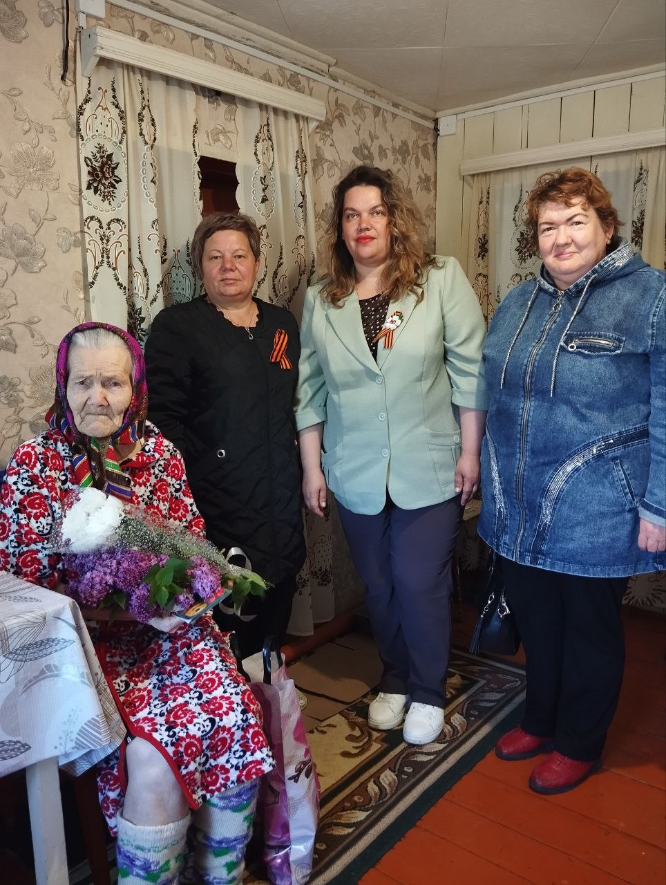 Навестили труженицу тыла Горохову Татьяну Федоровну