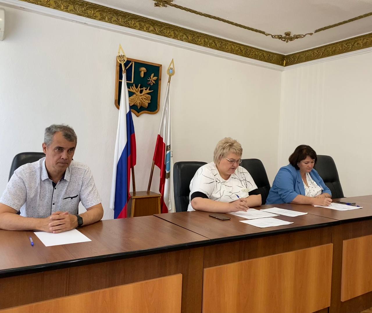 Сегодня глава района Н.В. Трошина провела очередное заседание постоянно действующего совещания