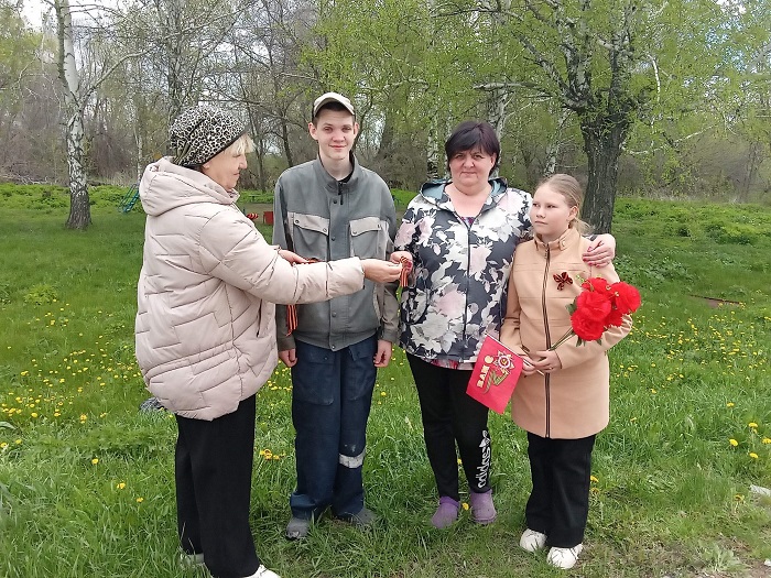 «Георгиевская ленточка»                                                                                                        Уличная акция