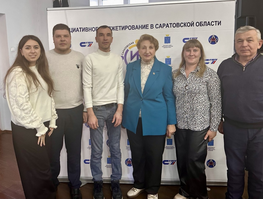 Начальник отдела по архитектуре и строительству администрации Б.Карабулакского района  Т.А. Киселева, с главами  администраций Яковлевского МО Р.Г. Тугушевым, Старожуковского МО М.А. Бобковым, Шняевского МО Ю.Н. Юртаевым посетили Форум