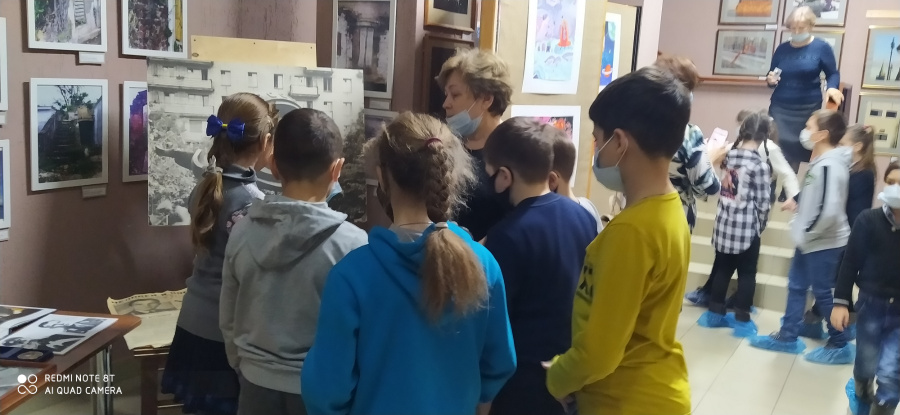 Выставка, посвящённая юбилейному году Космонавтики