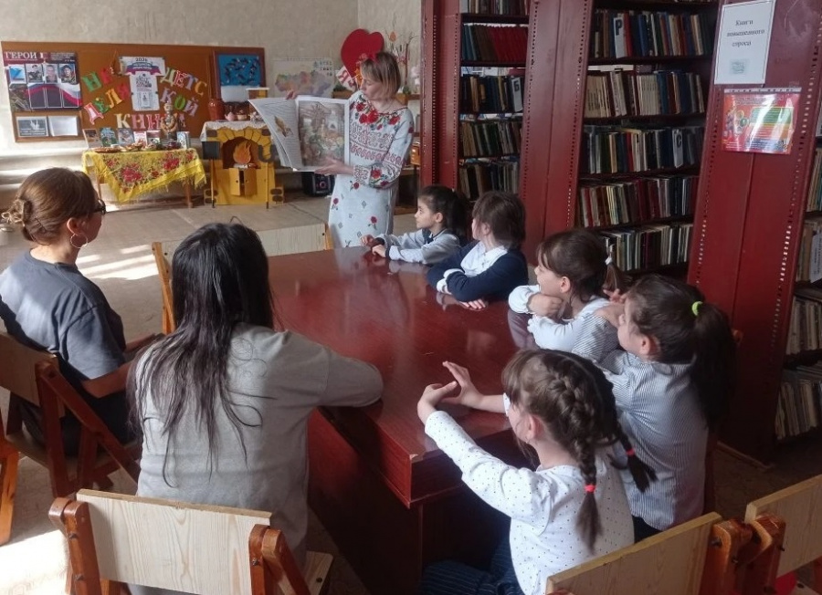 "Мы с друзьями не скучаем, на каникулах играем!"                                     Игровой зал