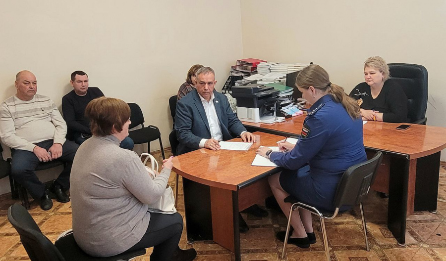 Глава района Н.В.Трошина провела приём участников СВО, их родных и близких