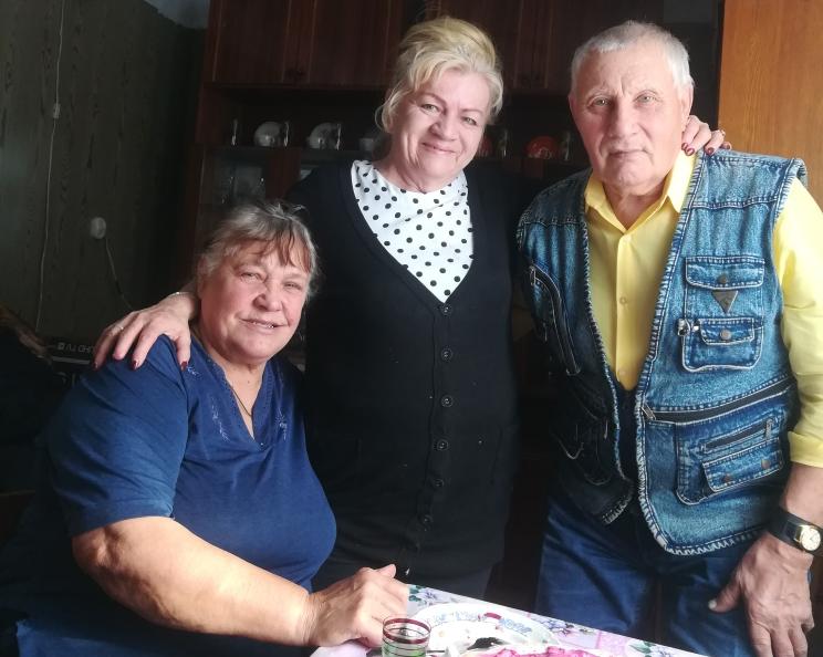 Сосед соседу улыбнись
