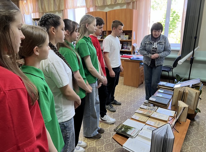 «Аптека для души»                                                                                                 Презентация выставки раритетных изданий
