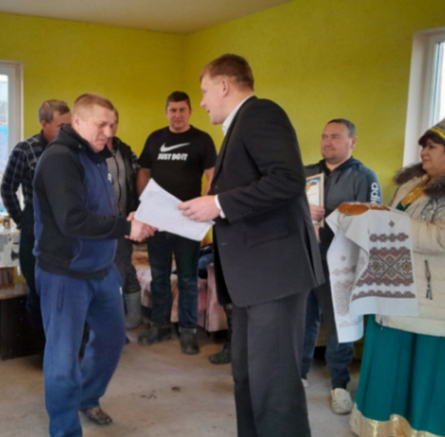 22 ноября с окончанием полевых работ поздравили  работников ООО "Рассвет", одного из сельхоз предприятий, находящихся на территории с. Алексеевка