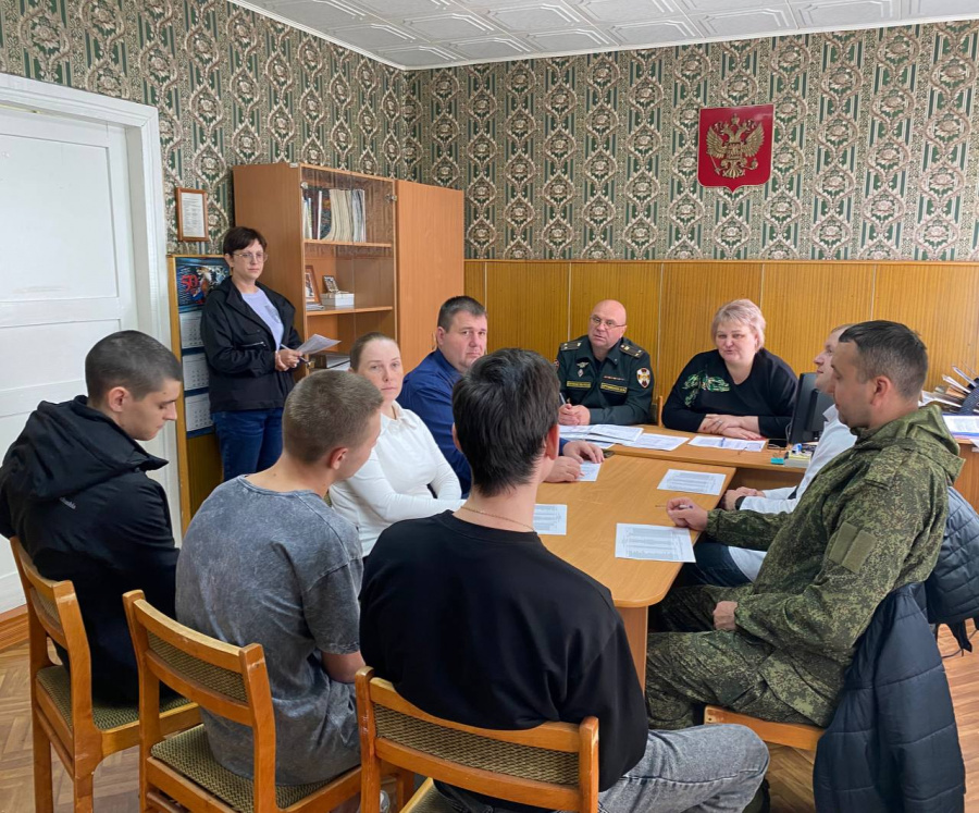 Под председательством главы района Н.В. Трошиной прошло заседание призывной комиссии