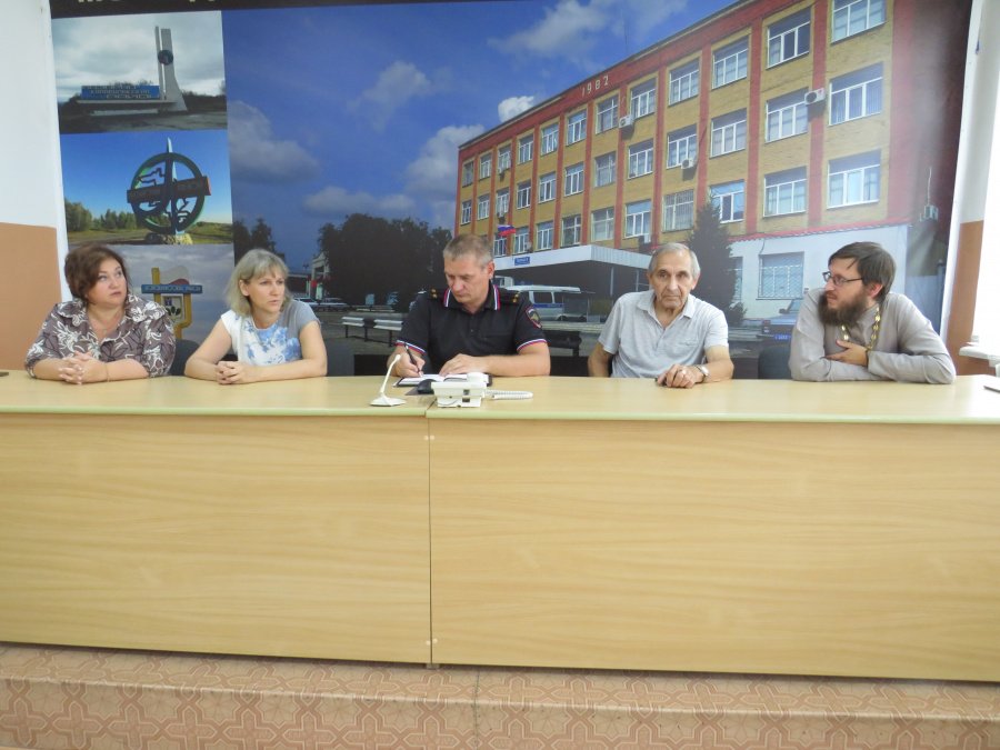 В Базарном Карабулаке прошло заседание Общественного совета при межмуниципальном отделе полиции