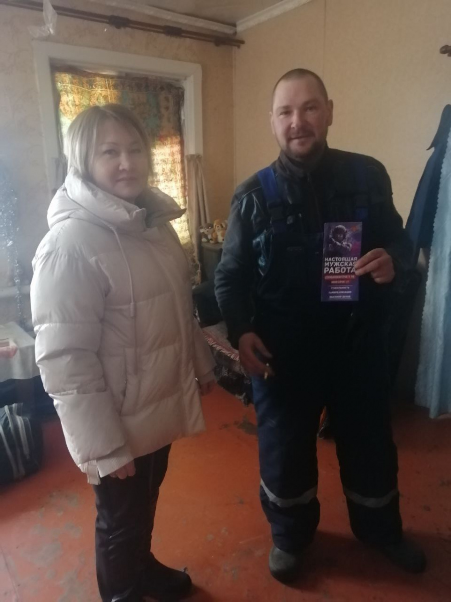 На территории Старобурасского МО главой администрации Кудашевой Р. А. продолжается разъяснительная работа среди населения о возможности службы по контракту