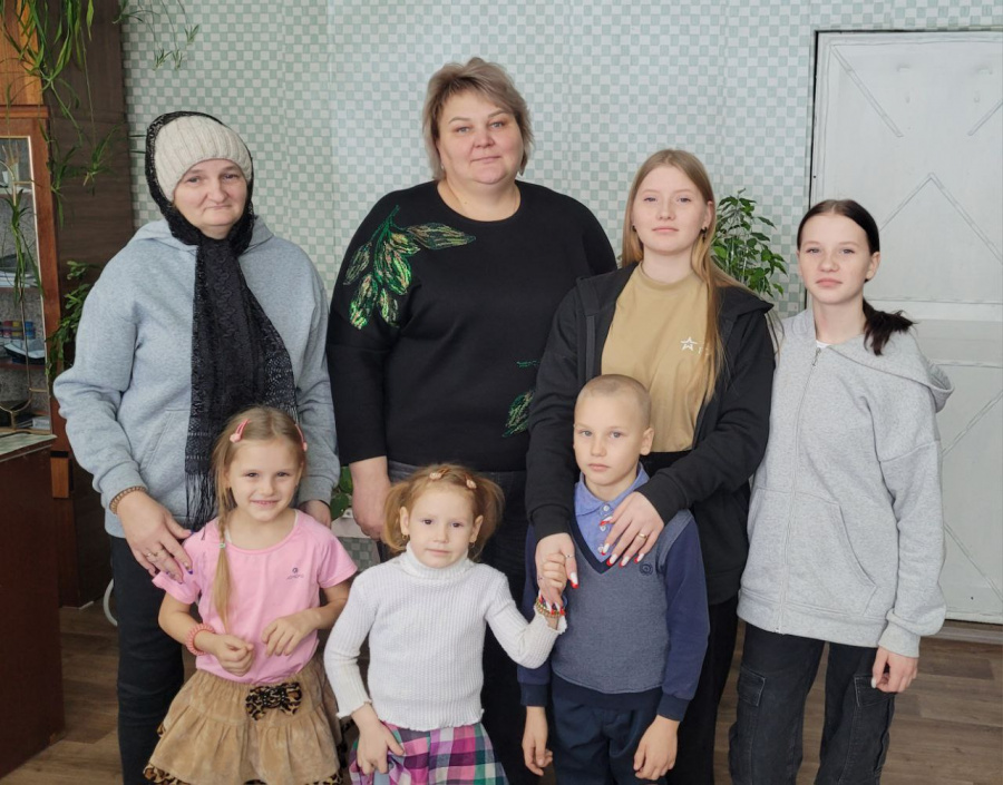  В  "День многодетной семьи" глава района Наталья Трошина поздравила семью Подушкиных