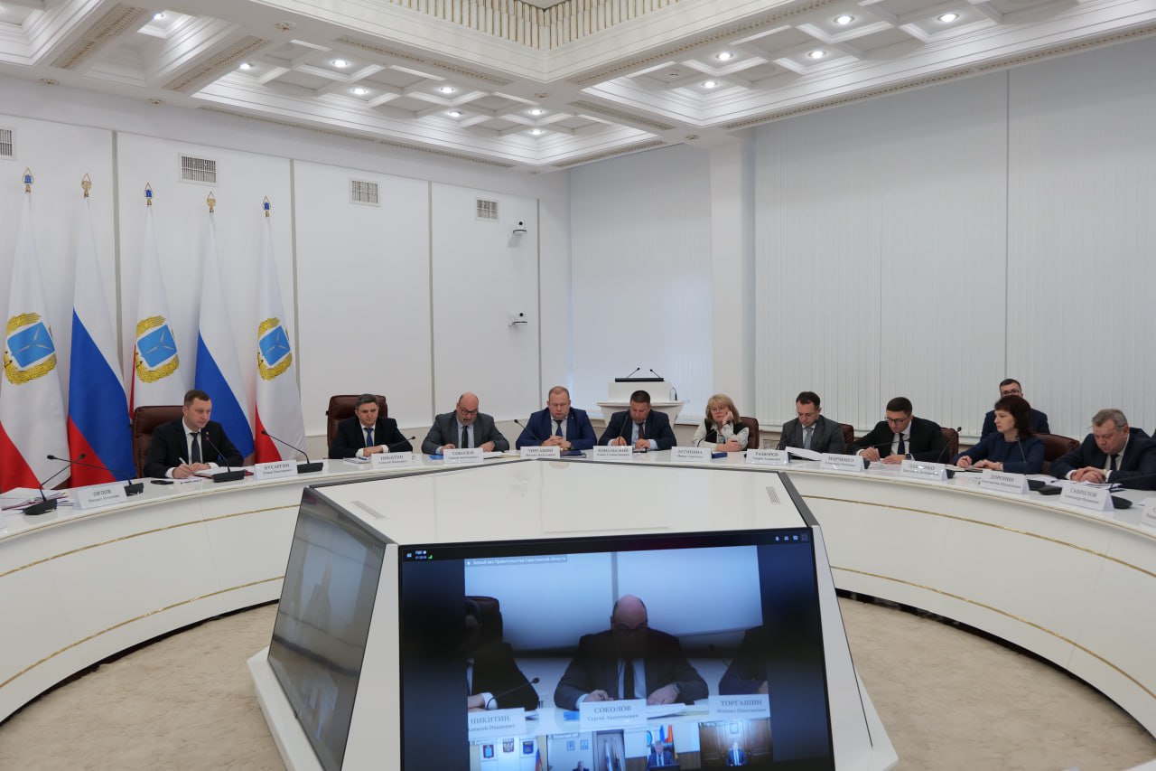 Губернатор Роман Бусаргин провел постоянно действующее совещание с участием зампредов и министров Правительства области, а также глав районов