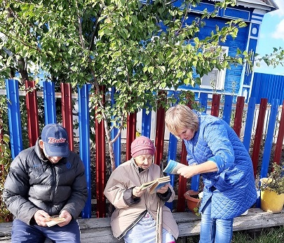 «Для тех, кто года не считает»                                                                                                   Акция -поздравление