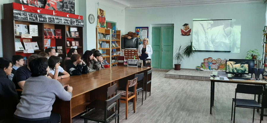  «Весь мир тогда в тревоге замер»  Час информации