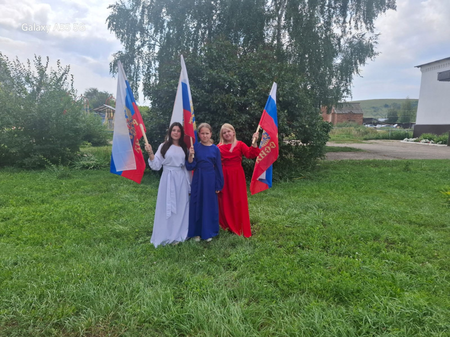 Флешмоб «Флаги России»