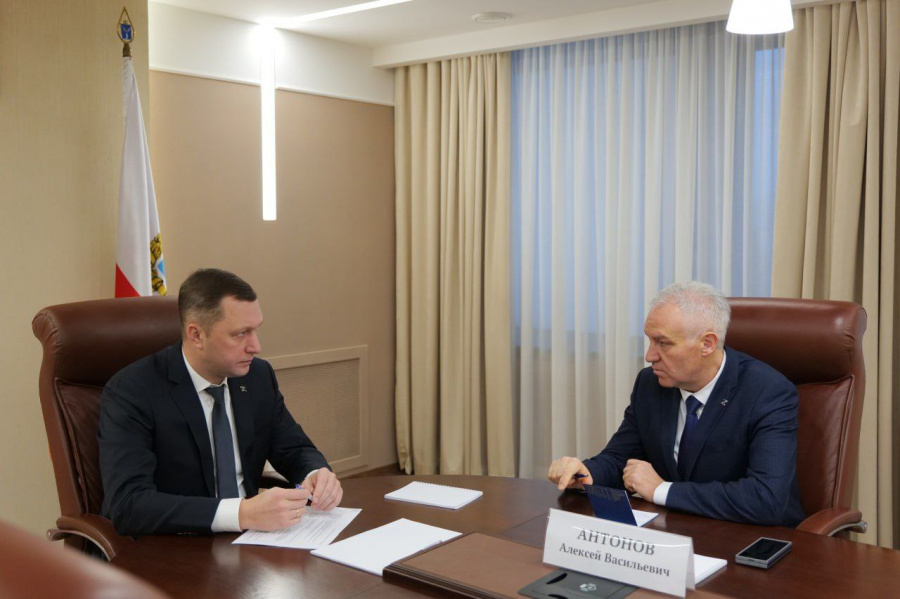Губернатор Роман Бусаргин провел рабочую встречу с председателем Саратовской областной думы Алексеем Антоновым