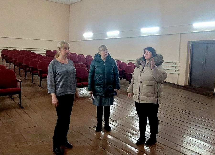 Первый заместитель главы района Ю.В. Евдокимова  посетила Дом культуры посёлка Свободный