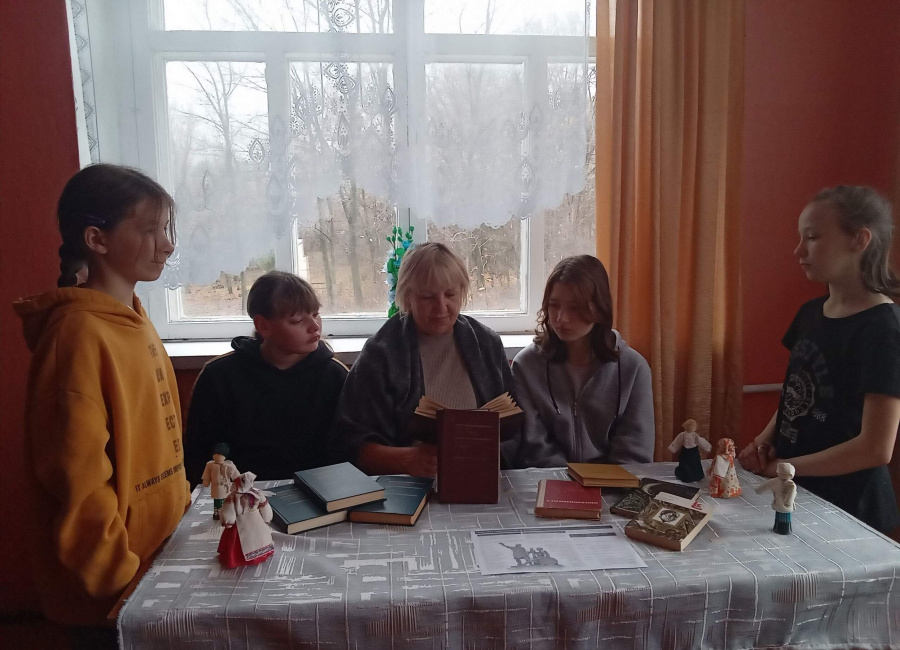 «Многонациональная поэзия России»  Литературные чтения