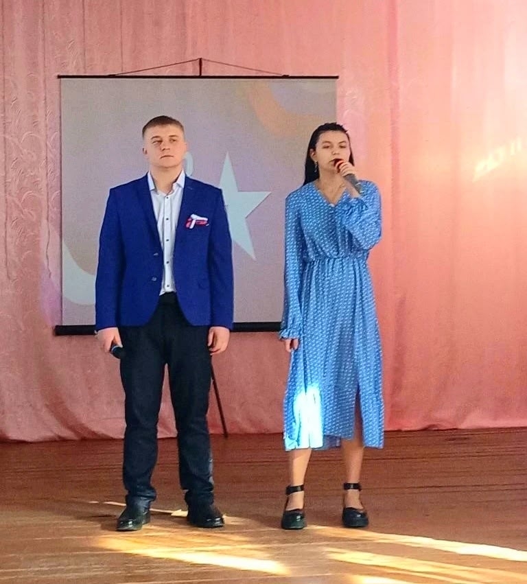 18.02.2026г., на базе СДК с.Вязовка, для жителей и гостей села, состоялся праздничный концерт "Слава Защитникам Отечества!". Концертная программа началась с просмотра видеоролика о Российской Армии