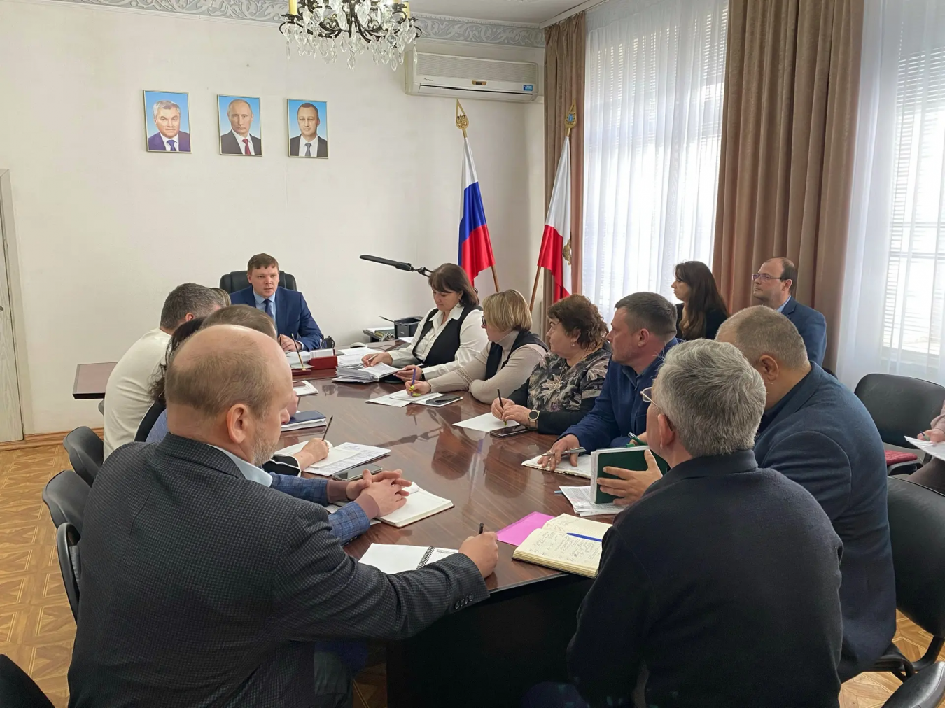 Врип главы района Андрей Кушнарёв провёл еженедельное совещание с главами администраций муниципальных образований