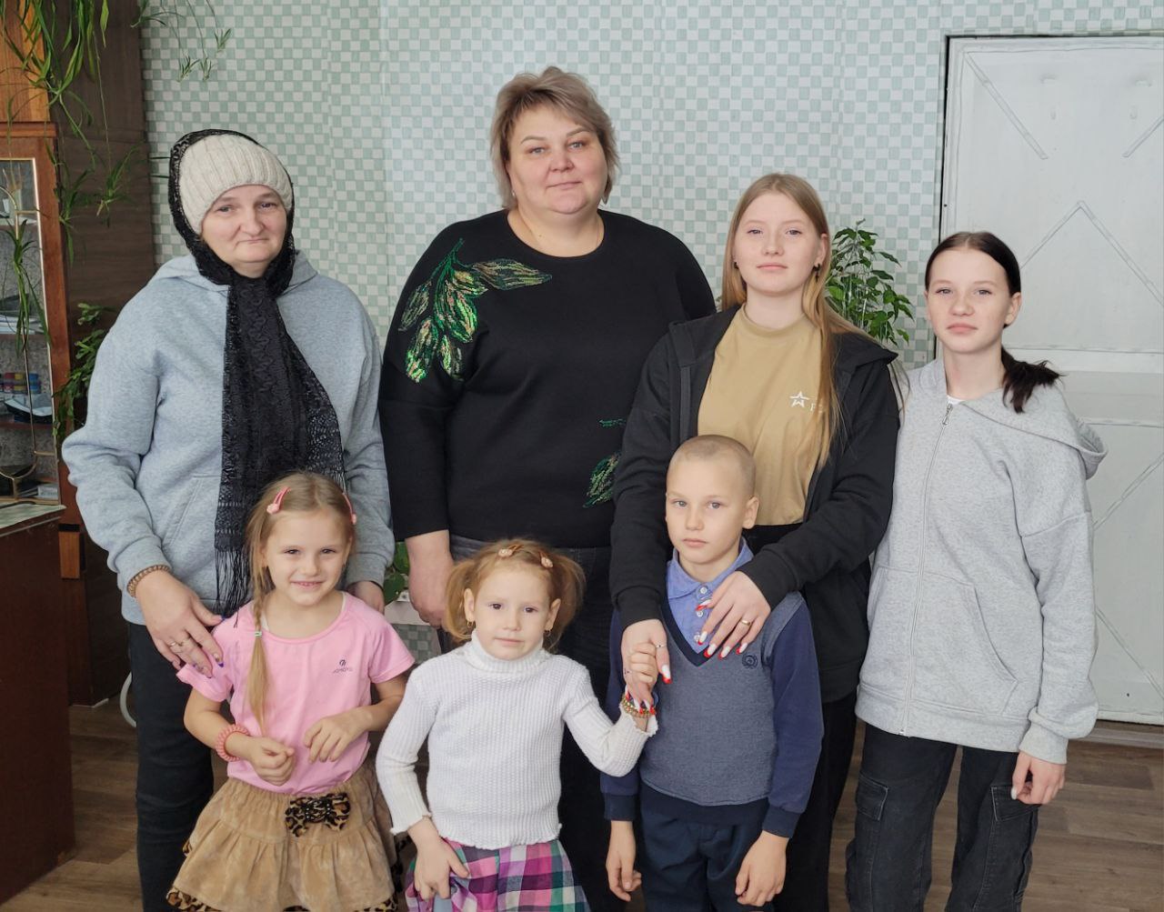  В  "День многодетной семьи" глава района Наталья Трошина поздравила семью Подушкиных