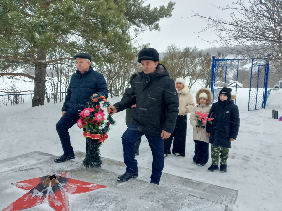 Возложение венков Возложение венков
