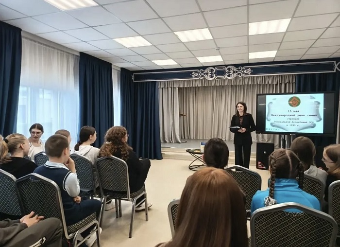 «Право быть семьей»                                                                            Информационно-правовой час