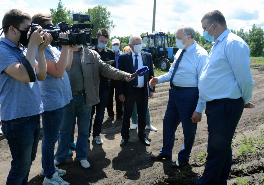 В начале недели руководитель региона В. В. Радаев посетил наш край. 