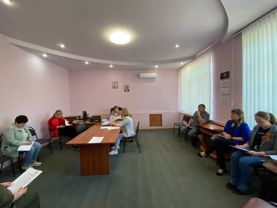 В администрации района прошло заседание комиссии по делам несовершеннолетних и защите их прав Базарно-Карабулакского муниципального района