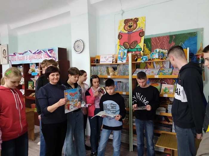 «Библиотечные лабиринты»                                                                                          Экскурсия по библиотеке