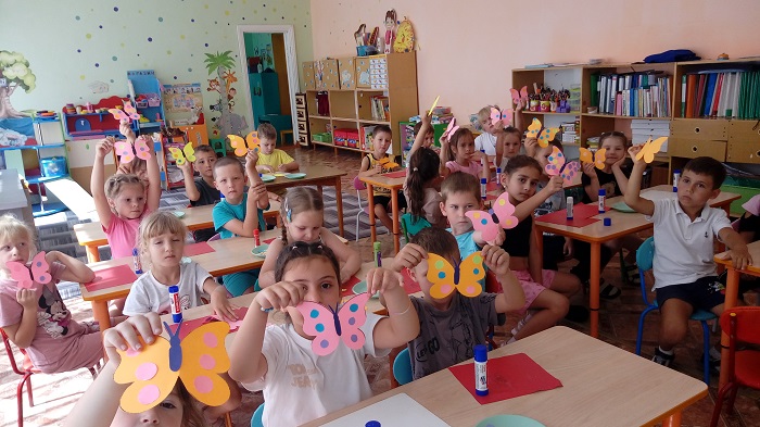 «Удивительный мир бабочек»                                                                                                                          Познавательно -игровая программа