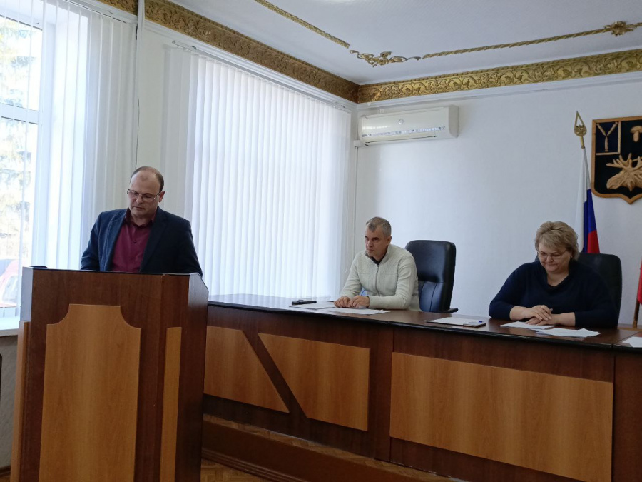 Во время совещания с вопросами "О невостребованных землях сельскохозяйственного назначения