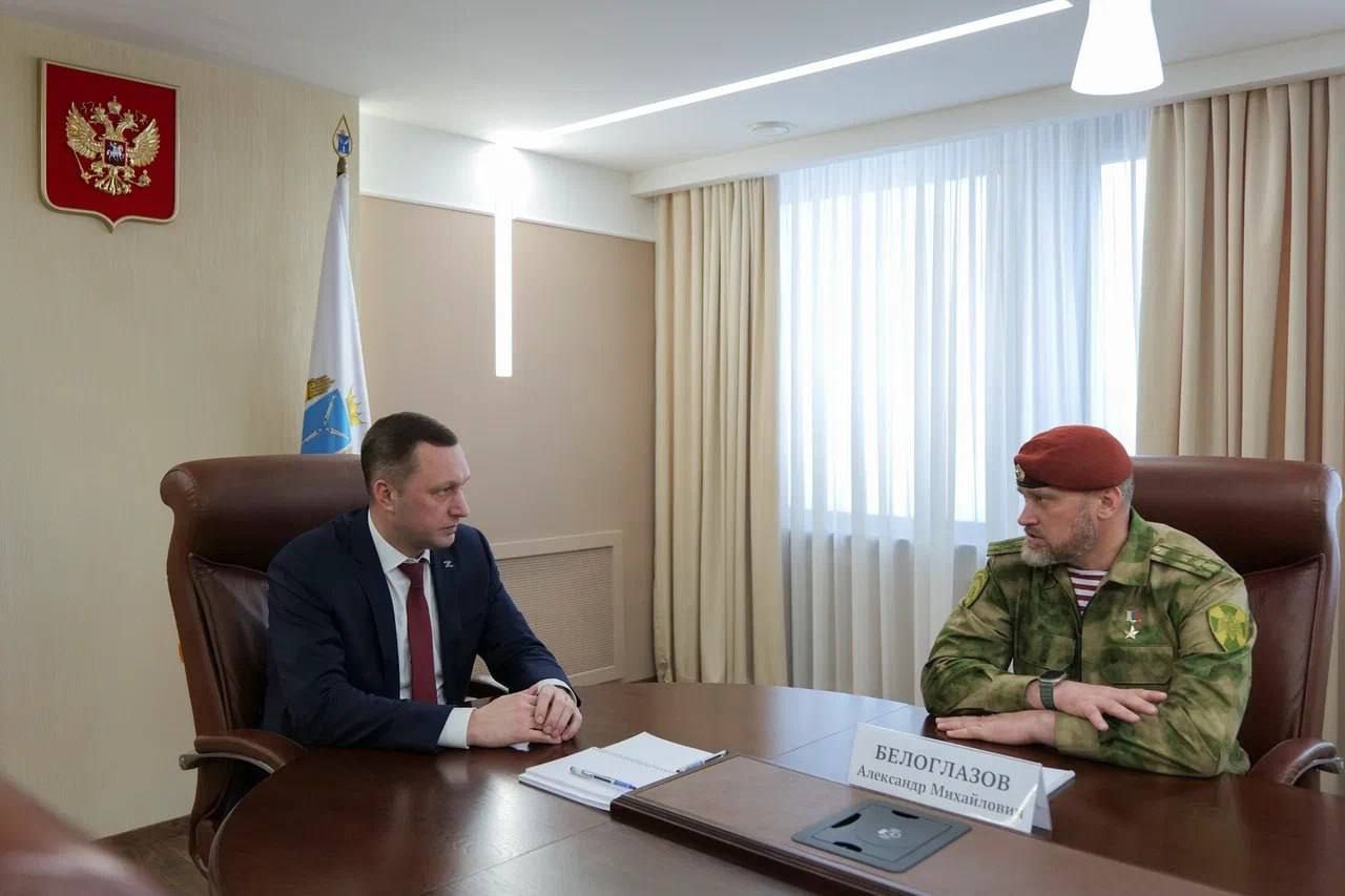 Губернатор Роман Бусаргин провел встречу с Героем России, начальником Саратовского военного ордена Жукова Краснознаменного института войск национальной гвардии РФ Александром Белоглазовым