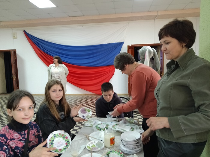 «Декорирование тарелочки из папье-маше в технике декупаж»                               Мастер-класс