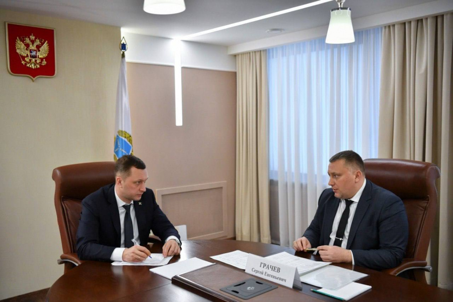Губернатор Роман Бусаргин провел рабочую встречу с главой Балаковского района Сергеем Грачевым
