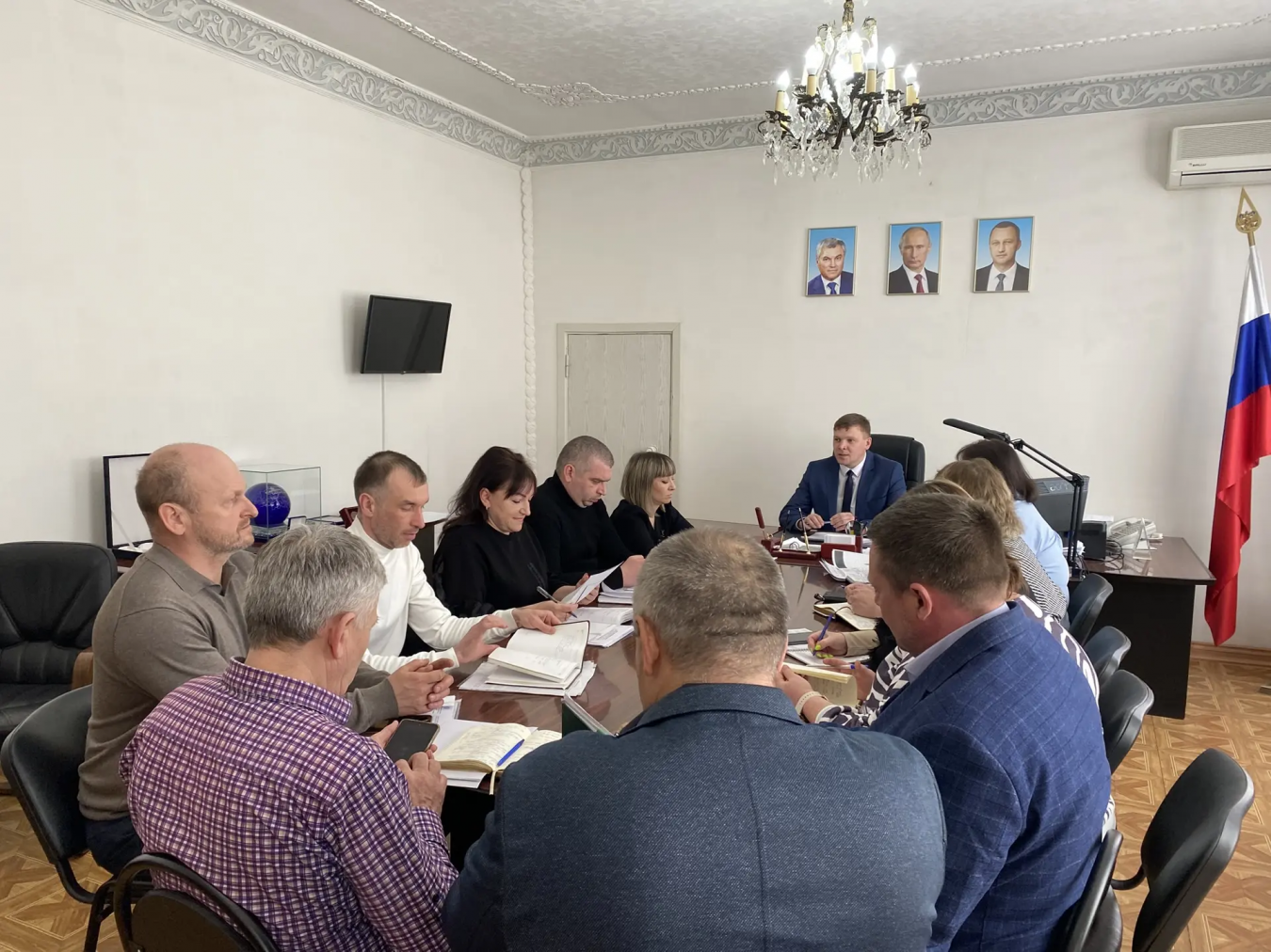 Врип главы района Андрей Кушнарёв провёл еженедельное совещание по оперативным вопросам