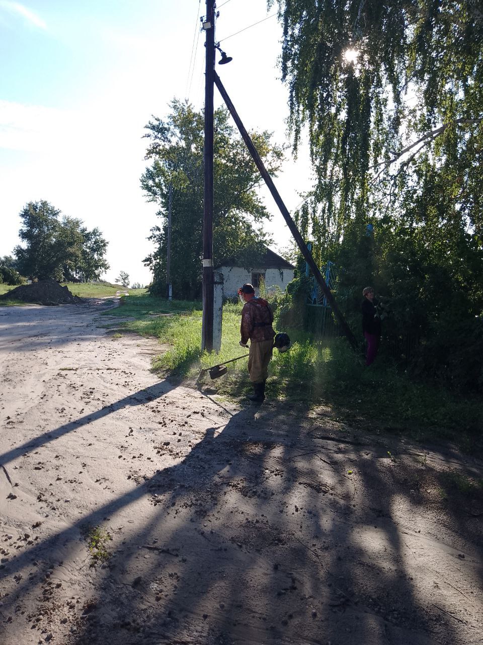 Под контролем главы администрации Свободинского муниципального образования А. А. Чебатуркина продолжаются мероприятия по благоустройству
