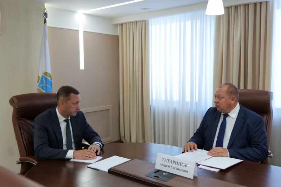 Губернатор Роман Бусаргин 26 июля провел встречу с главой Вольского района Андреем Татариновым.
