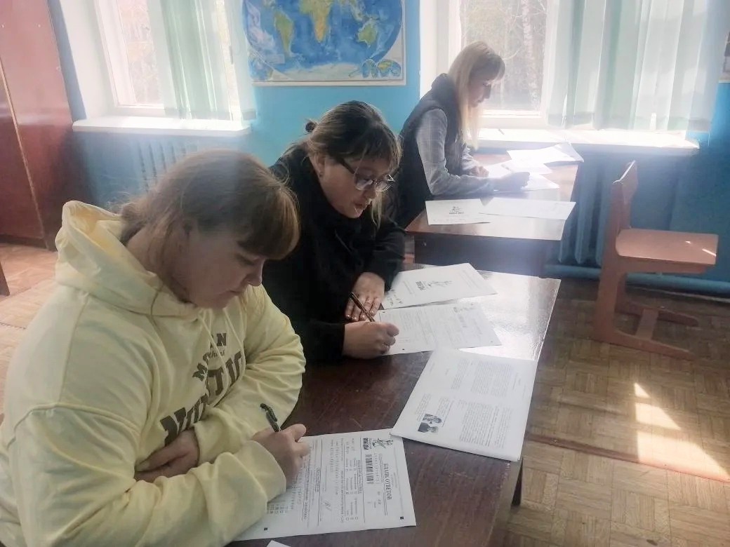 Сегодня, 24 апреля, на площадке школы в с.Первая Ханенëвка прошла Международная историческая акция «Диктант Победы»