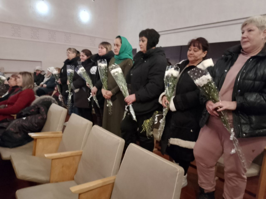 21 февраля в Липовском Доме культуры состоялся тематический концерт посвящённый Дню Защитника Отечества  " Святое дело - Родине служить "