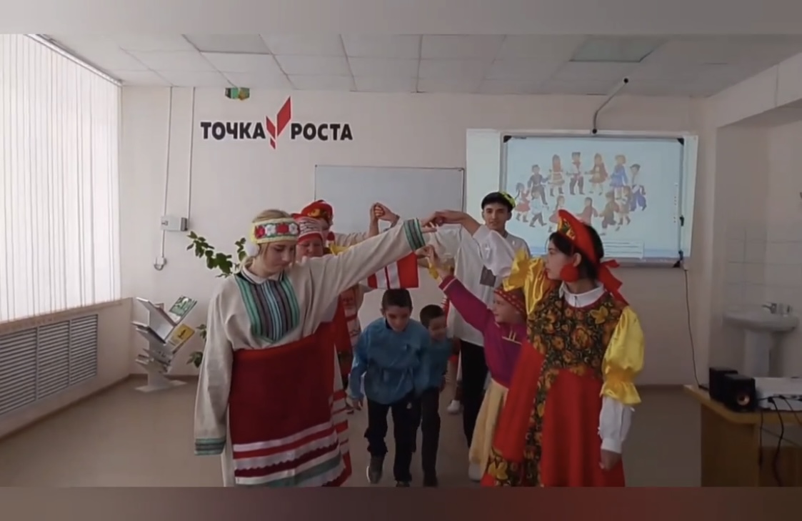 В рамках года "Дружбы Народов России"Работники Сухокарабулакского СДК провели мероприятие "Хоровод Дружбы"